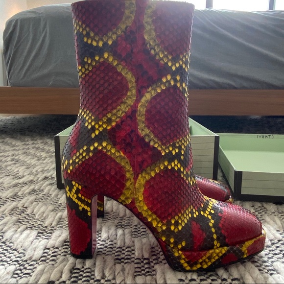 Gucci Runway Python Boots - Picture 4 of 6